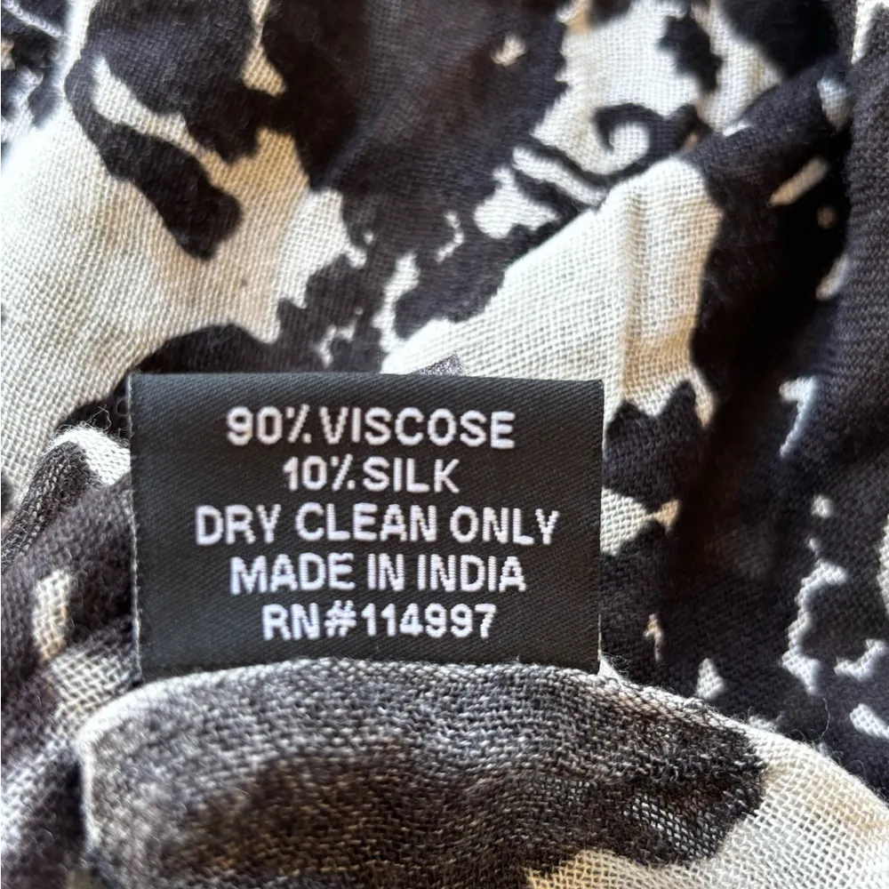 Chic Black and White Wrap with Timeless Elegance - Image 7