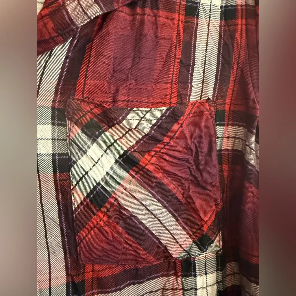 Torrid Red Black Plaid Christmas Lizzie Rayon Twill Button-Up Shirt - size 1 - Image 3