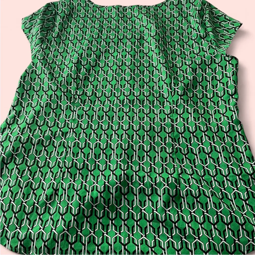 New York & Company Green Cap Sleeve Blouse Size XL - Image 2