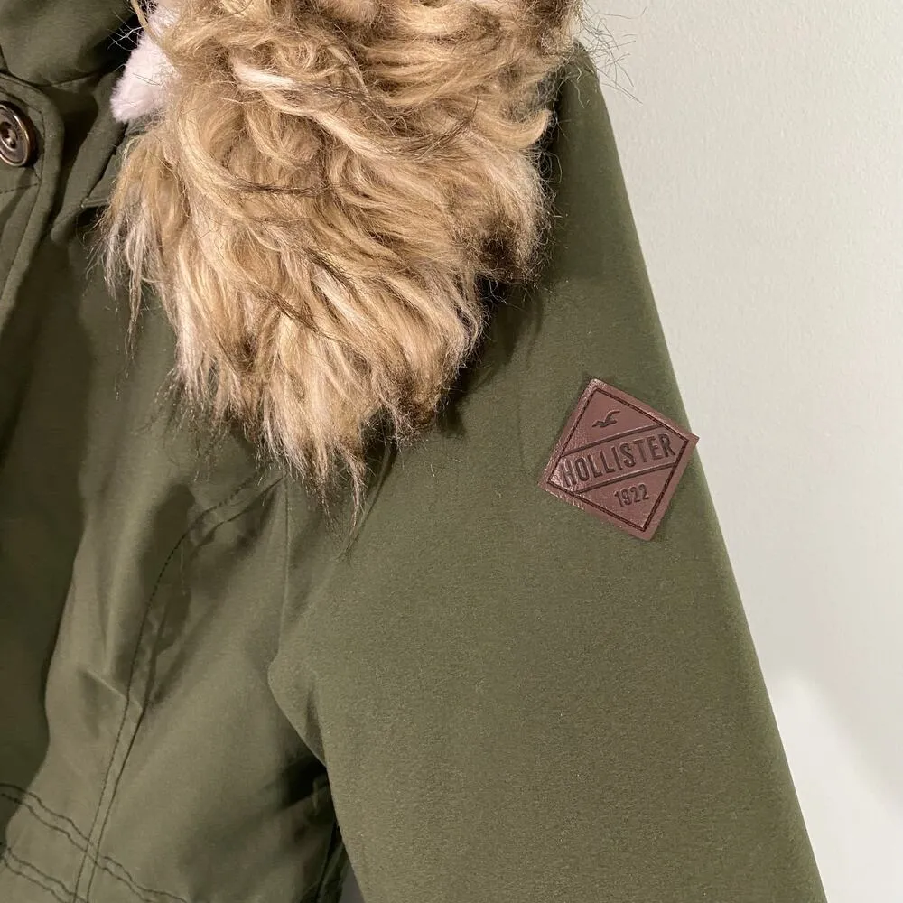 Hollister Women's Army Green Sherpa Lined Hoodie Jacket Size S - Image 7