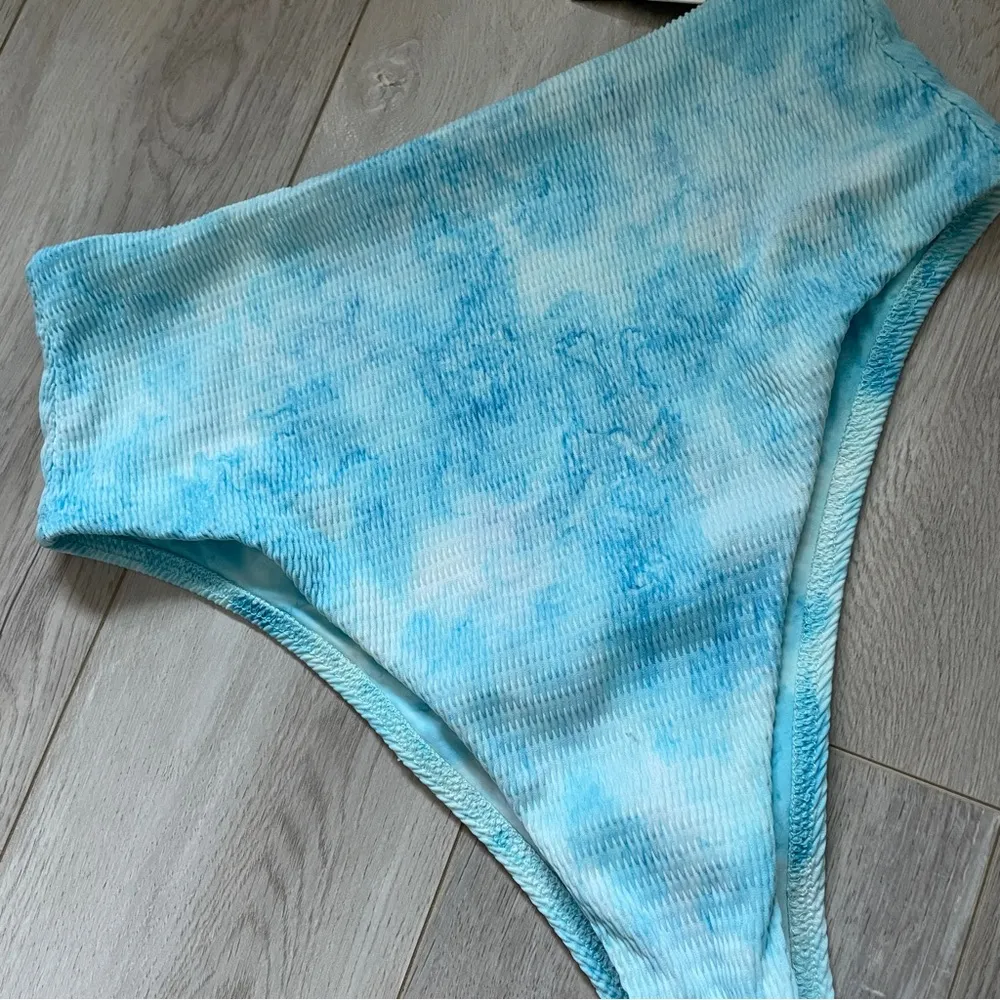 Vitamin A (NWT) Tie Dye Smocked Barcelona Bikini Bottom Blue (Medium) beach - Image 3