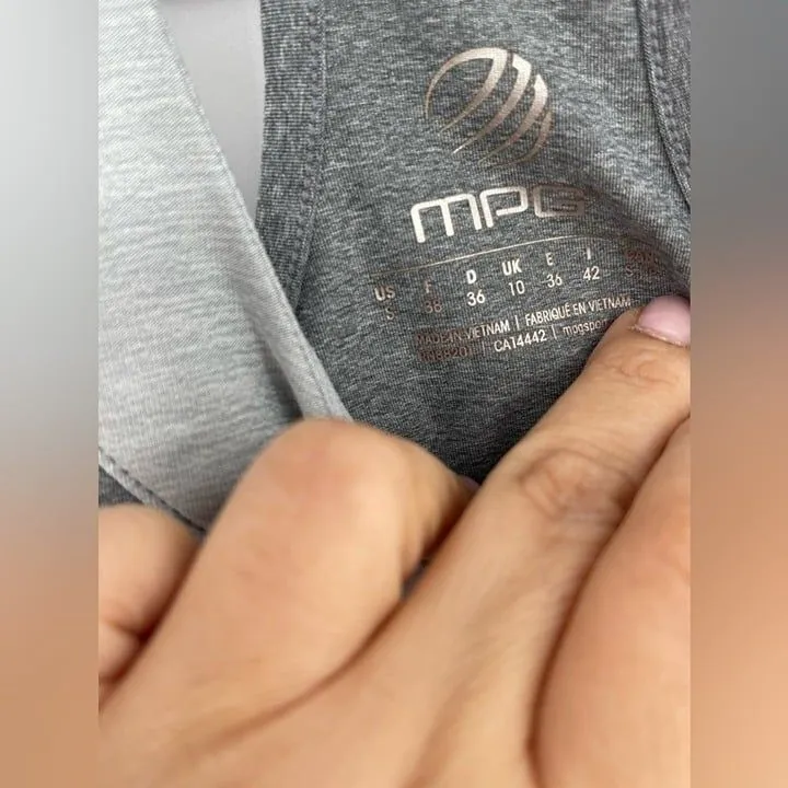 MPG women's workout,‎ sleeveless tank top size small gray and silver - Image 4