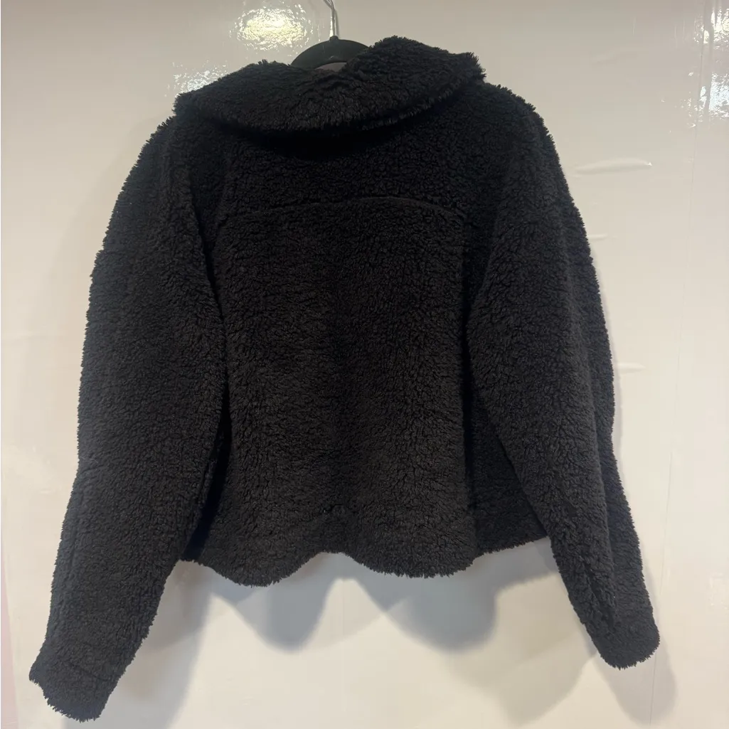 Lululemon Athletica Women's Black Teddy Jacket - Image 5