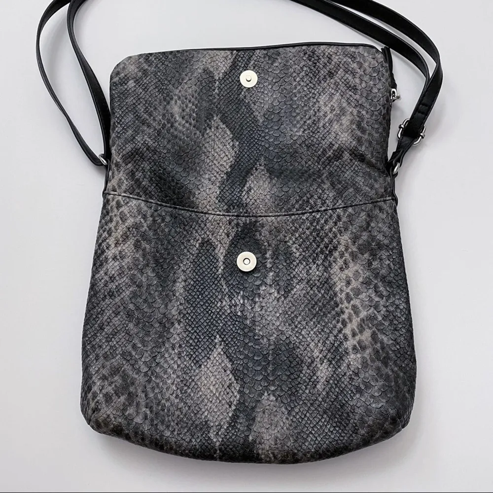Snakeskin Crossbody Bag Grey/Black - Image 5