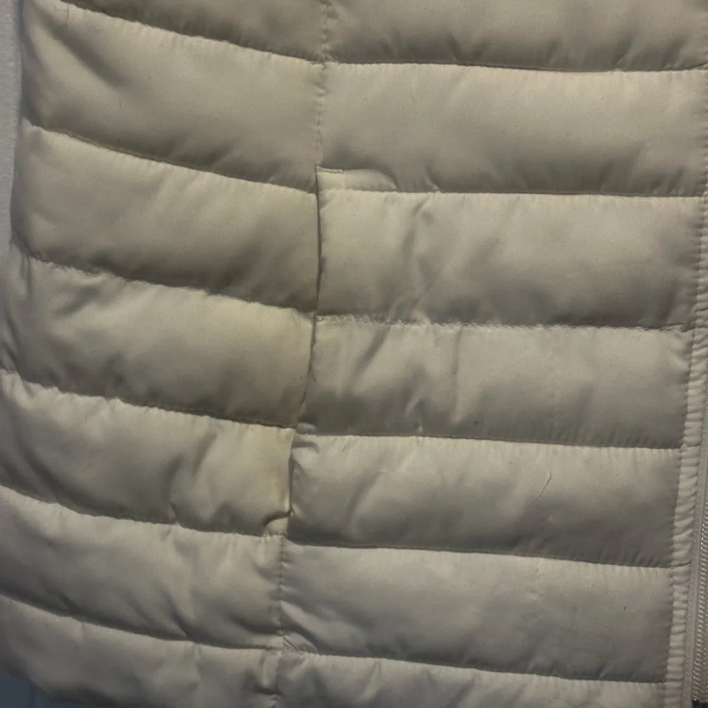 J.jill puffer vest size M in cream Size M - Image 2