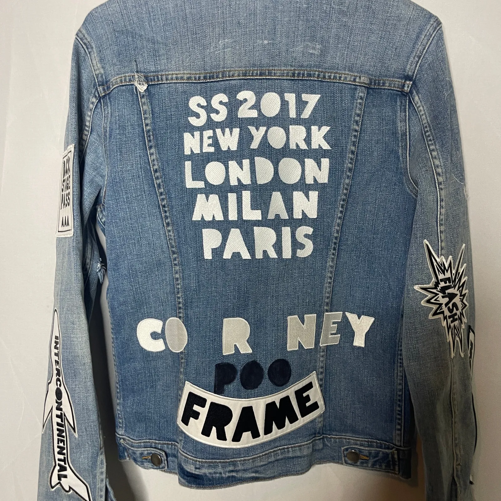 FRAME Denim Embroidered Patches Denim Jacket Sz S - Image 7