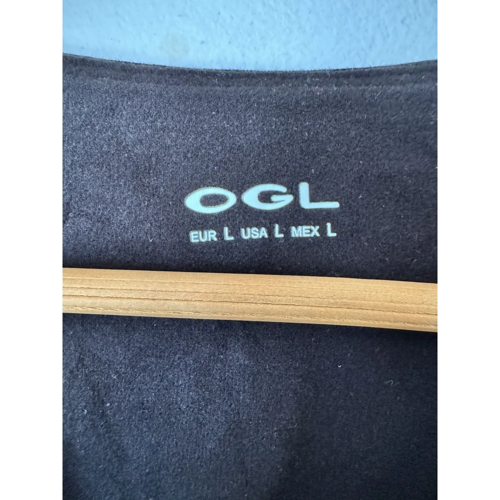 NWT OGL ProWarm V Neck Ruched Sides Brami Top Long Sleeve Black Size Large - Image 8