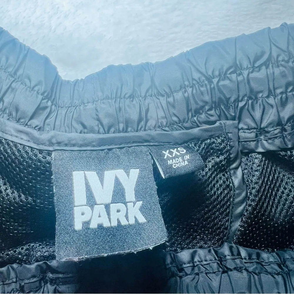 Ivy Park  Black Mesh Elastic Waist Athletic Shorts 3" Inseam Size XXSmall - Image 4