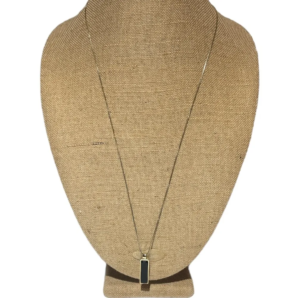 Express Reversible Stone Pendent Necklace White Black Gold Tone - Image 3