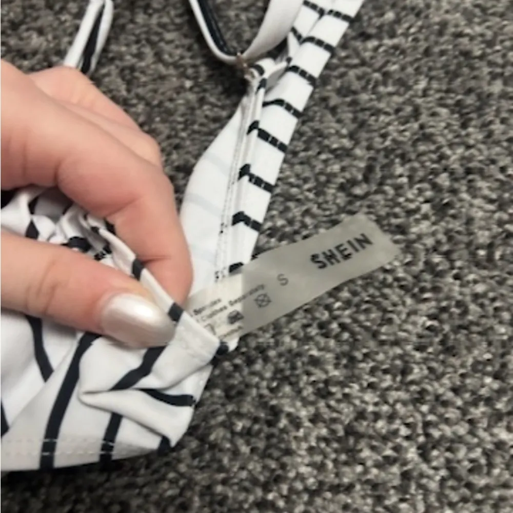 SHEIN Black and White Striped Bikini Top - Image 3