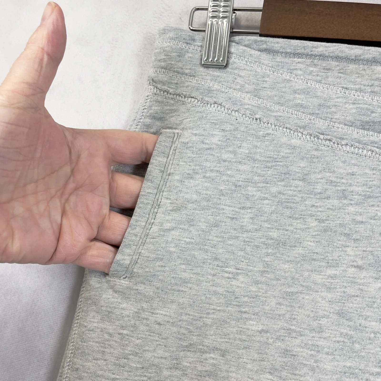 Abercrombie Fitch Women Capri Sweatpants XS Low Rise Y2K Clean Girl 2000s Mall - Image 4