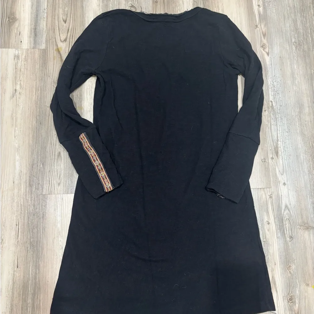 able Size Medium Boho style Fit Flare Dress with embroidered Sleeves Black - Image 2