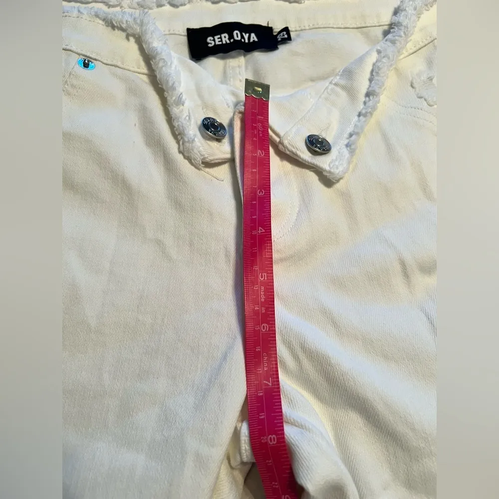 SER.O.YA Low Rise Flare White Distressed Raw Hem Jeans NWT sold out Size 29 - Image 11
