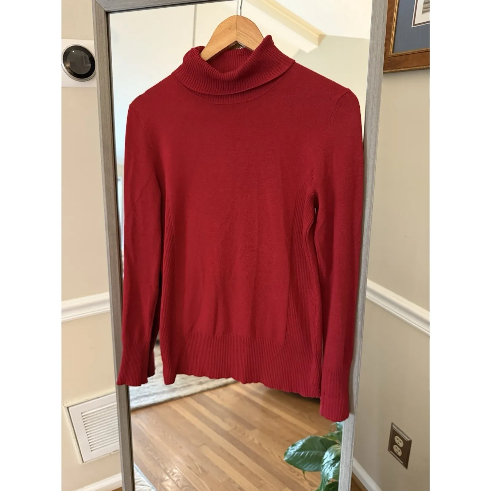 EUC Cable & Gauge Women's Scarlet Red Turtleneck Sweater SZ Small - Image 2