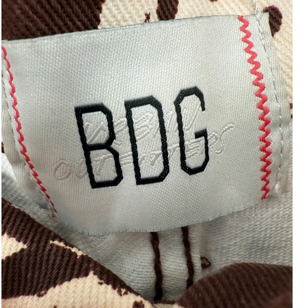 BDG Urban Outfitters 90s Mid Rise Bootcut Jeans Novelty Strawberry Print Size 26 - Image 3