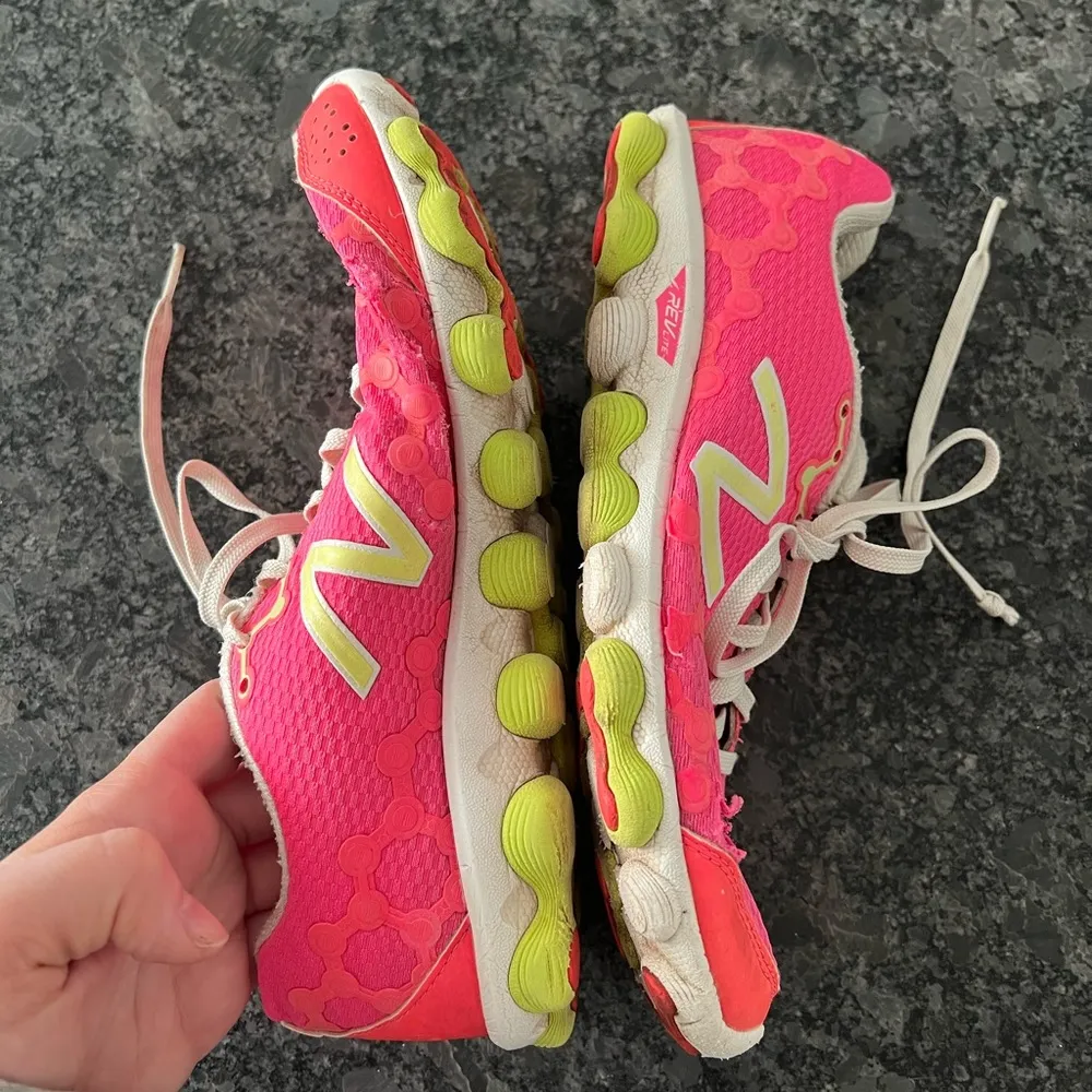 new balance | Women's Minimus Ionix W3090 Running Shoes size 8 bright pink - Image 10