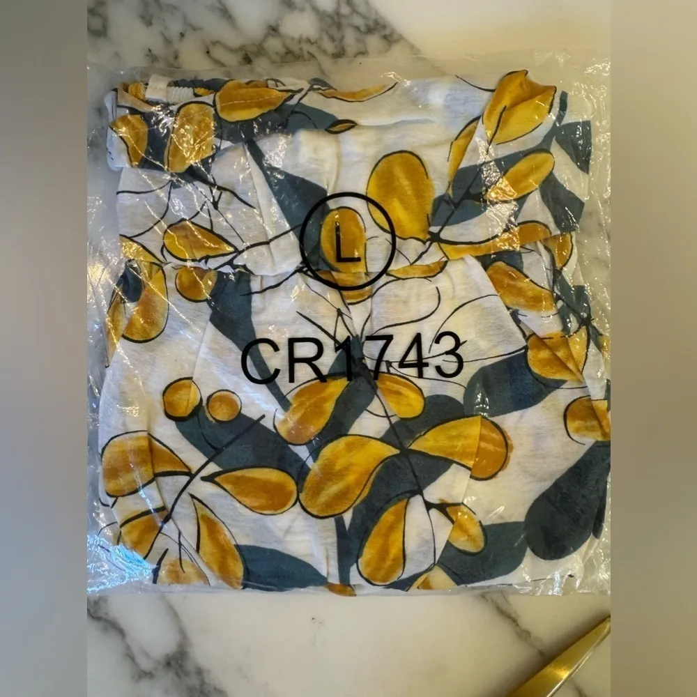 NIB Mine Womens Shirt Tank Fall Print Size Medium Green Yellow Casual Size L - Image 4