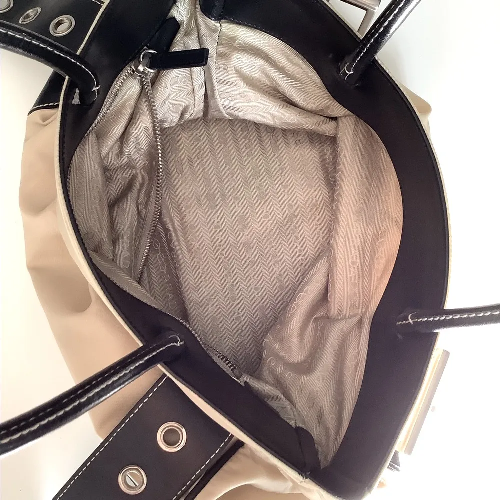 Elegant PRADA nylon tote bag 🌷🌷🌷 - Image 12