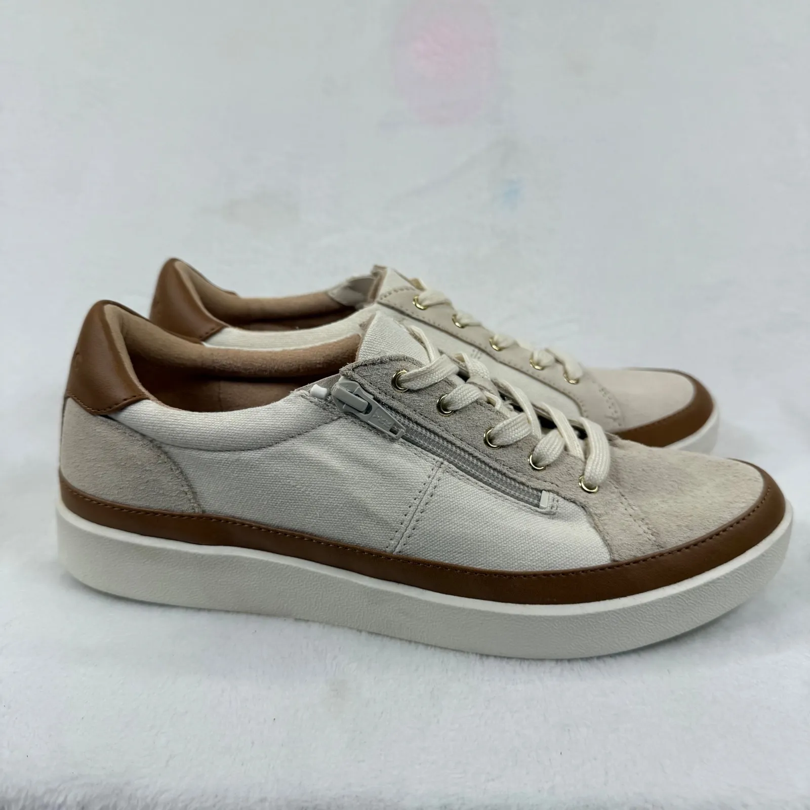 Vionic Mayra Lace Up Sneakers Casual Shoes Canvas Suede Brown Zip 9.5 - Image 4