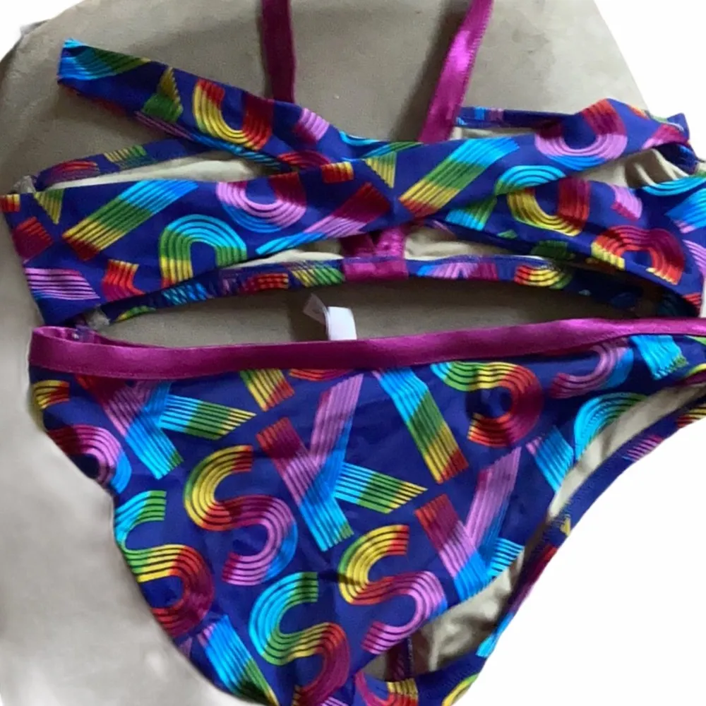 NWOT Victoria’s Secret multi color size M Kiss bikini. - Image 2