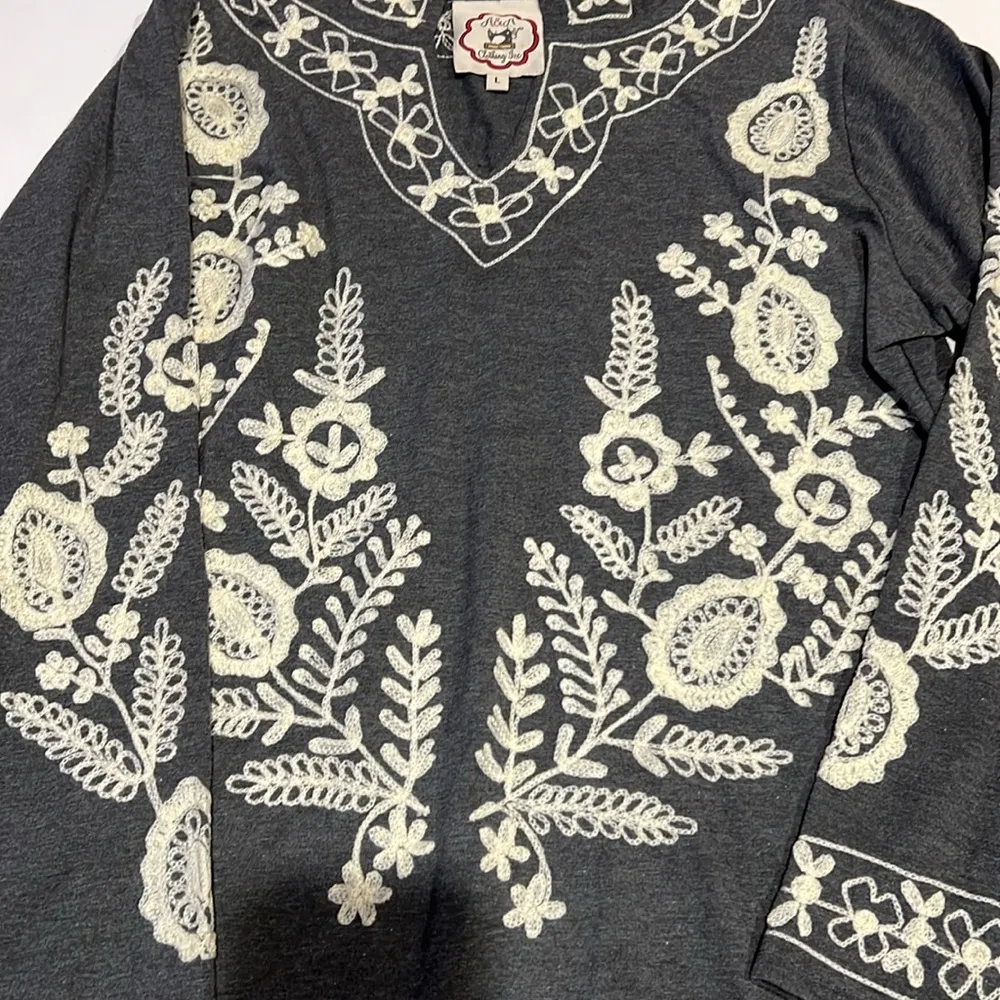 A&A clothing inc. embroidered sweater with hoodie Gray Size L - Image 2