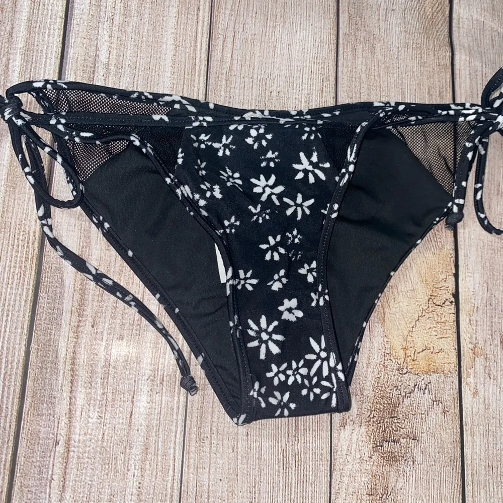 Volcom | Bikini Bottoms - Image 2