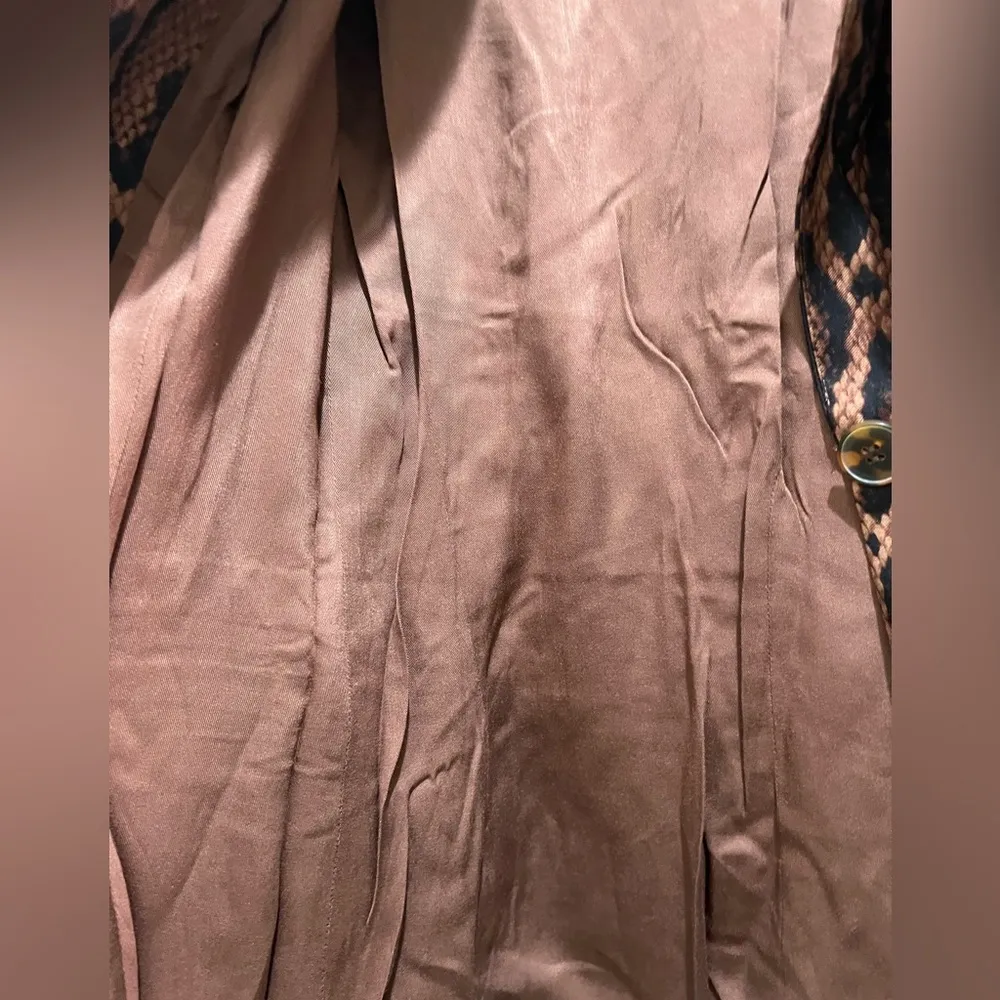 WEWOREWHAT fitted Shape Long Blazer In Brown Snakeskin size 2 NWT Sold out - Image 13