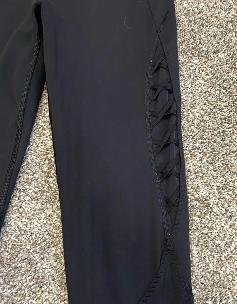Knockout By Victoria’s Secret Sport Leggings with Criss Cross Detail Size Small - Image 2