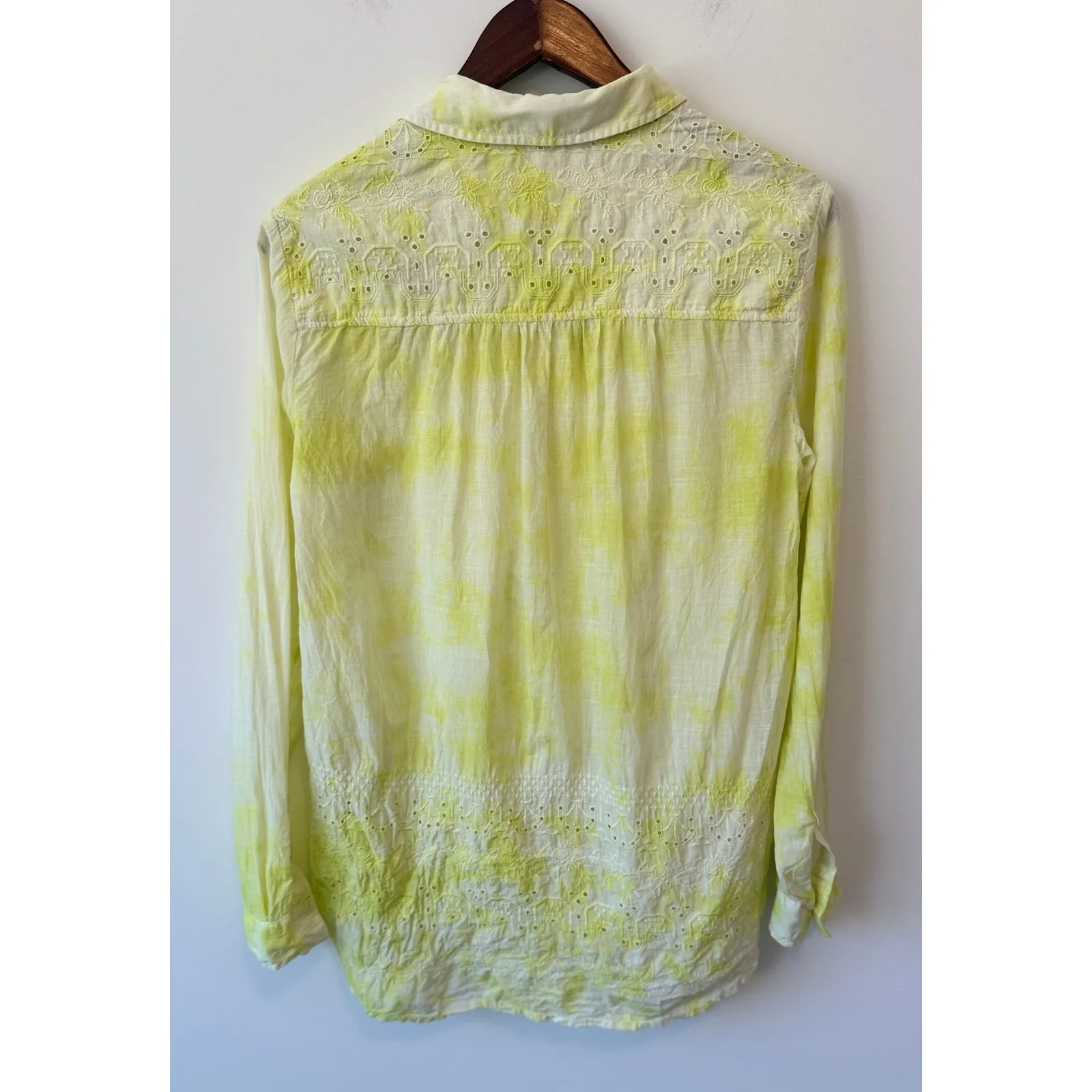 Pilcro Anthropologie Women's The Cate Classic Tie-Dye Buttondown Shirt Size S - Image 3