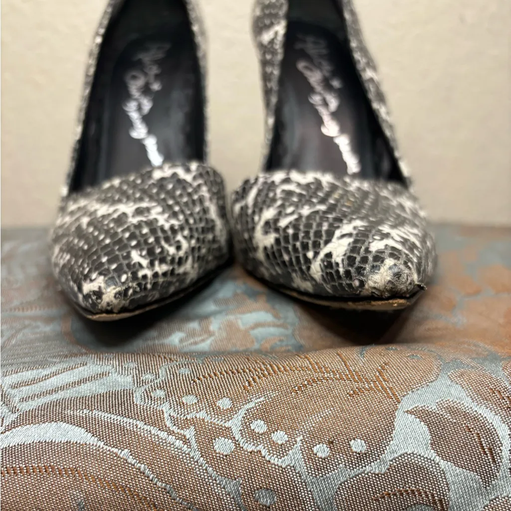 Alice and Olivia Black and White Snakeskin Stiletto Pointed Toe Heel Size 37 - Image 3