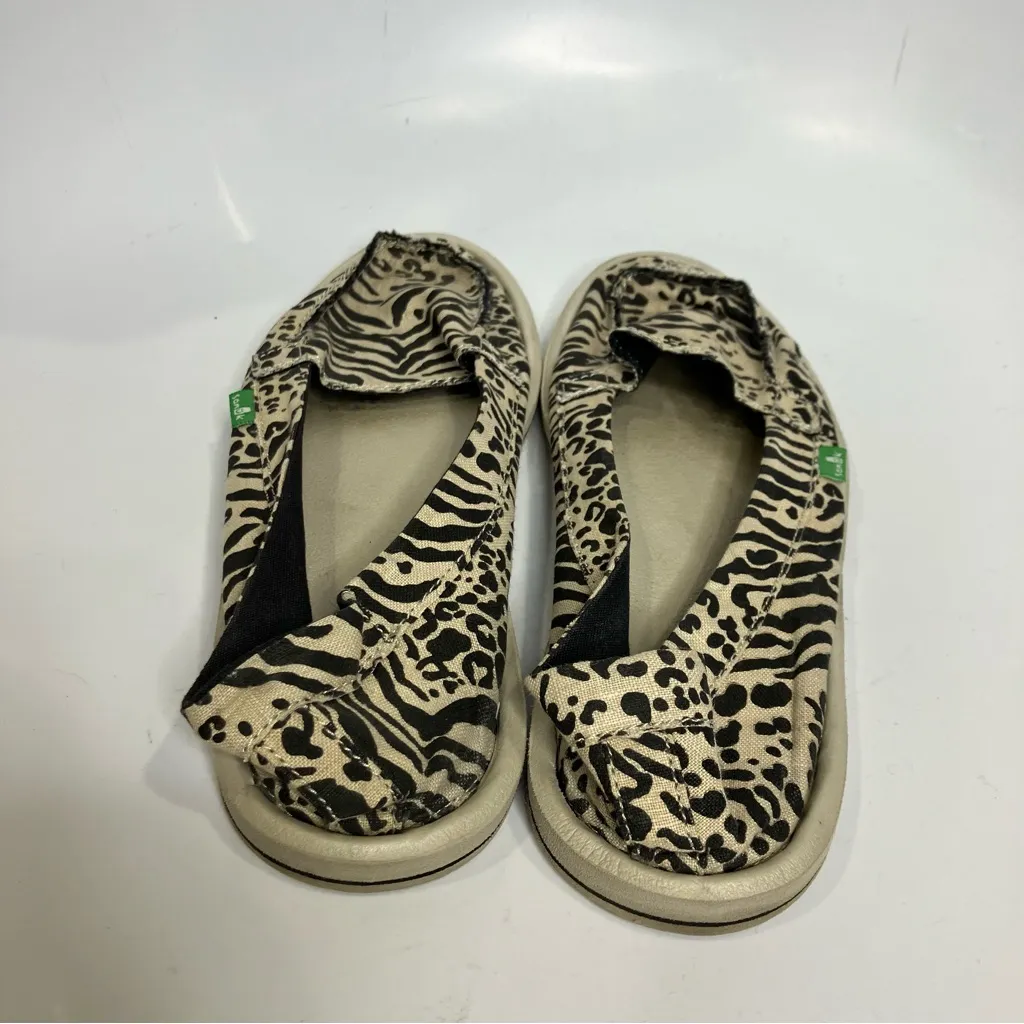 Sanuk Shorty leppatyga animal print‎ slip on loafers women’s size 10 cream black - Image 6