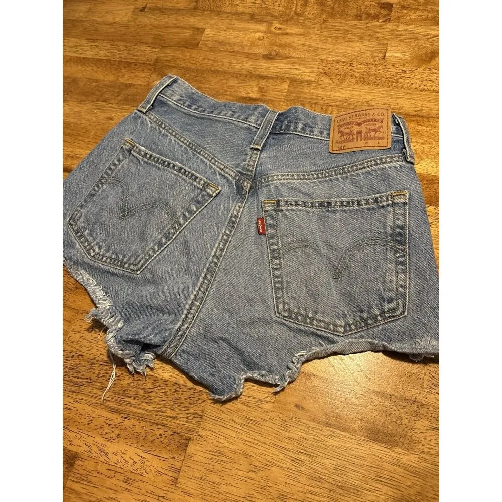 Levi 501 Light Wash Frayed Hem Distressed Cut-off Shorts Size 25 Boho Western - Image 11