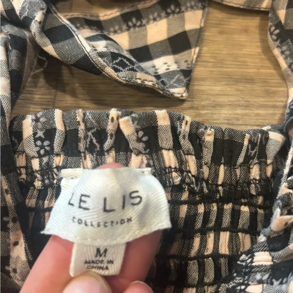 LE LIS Collection Gingham Tie Strap Crop Top – Size Medium - Image 3
