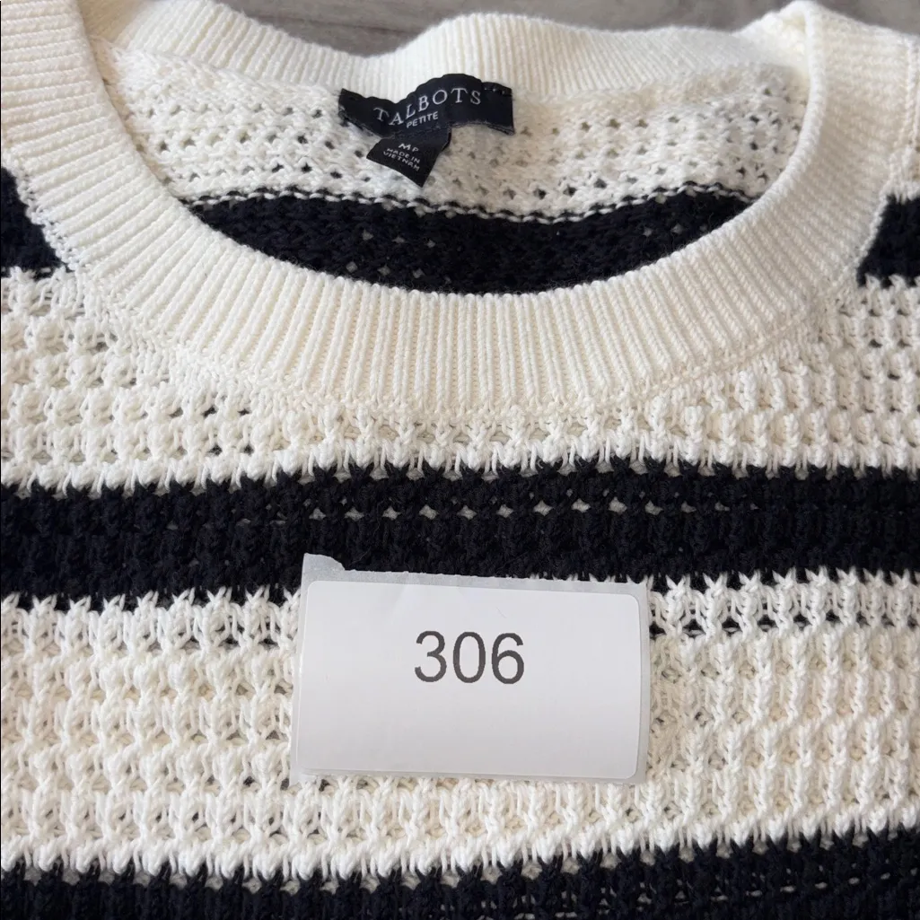 Black and White Striped open knit Sweater - Image 10