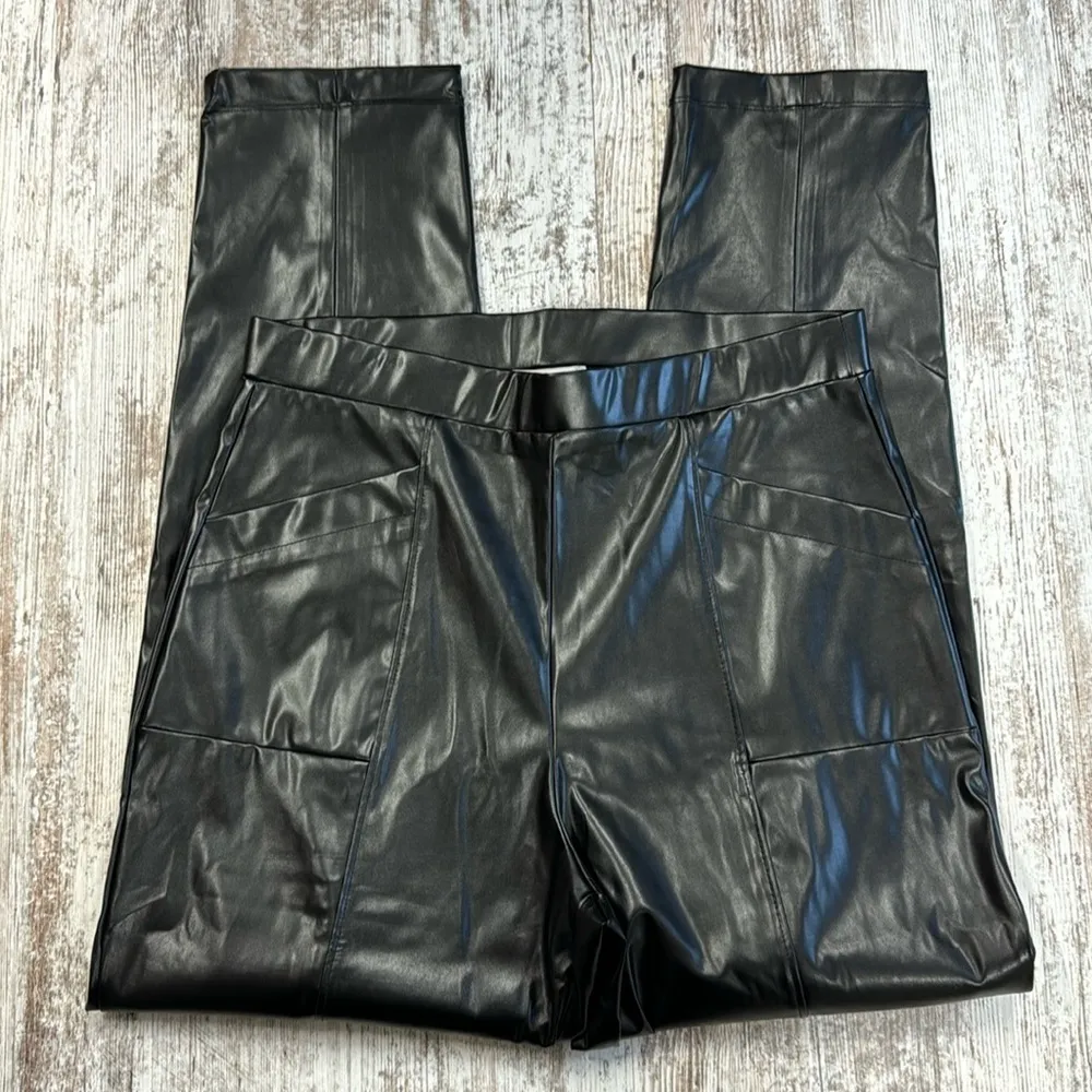 H Halston NWT Black Faux Leather Seamed Pull On Pants Size Medium - Image 2