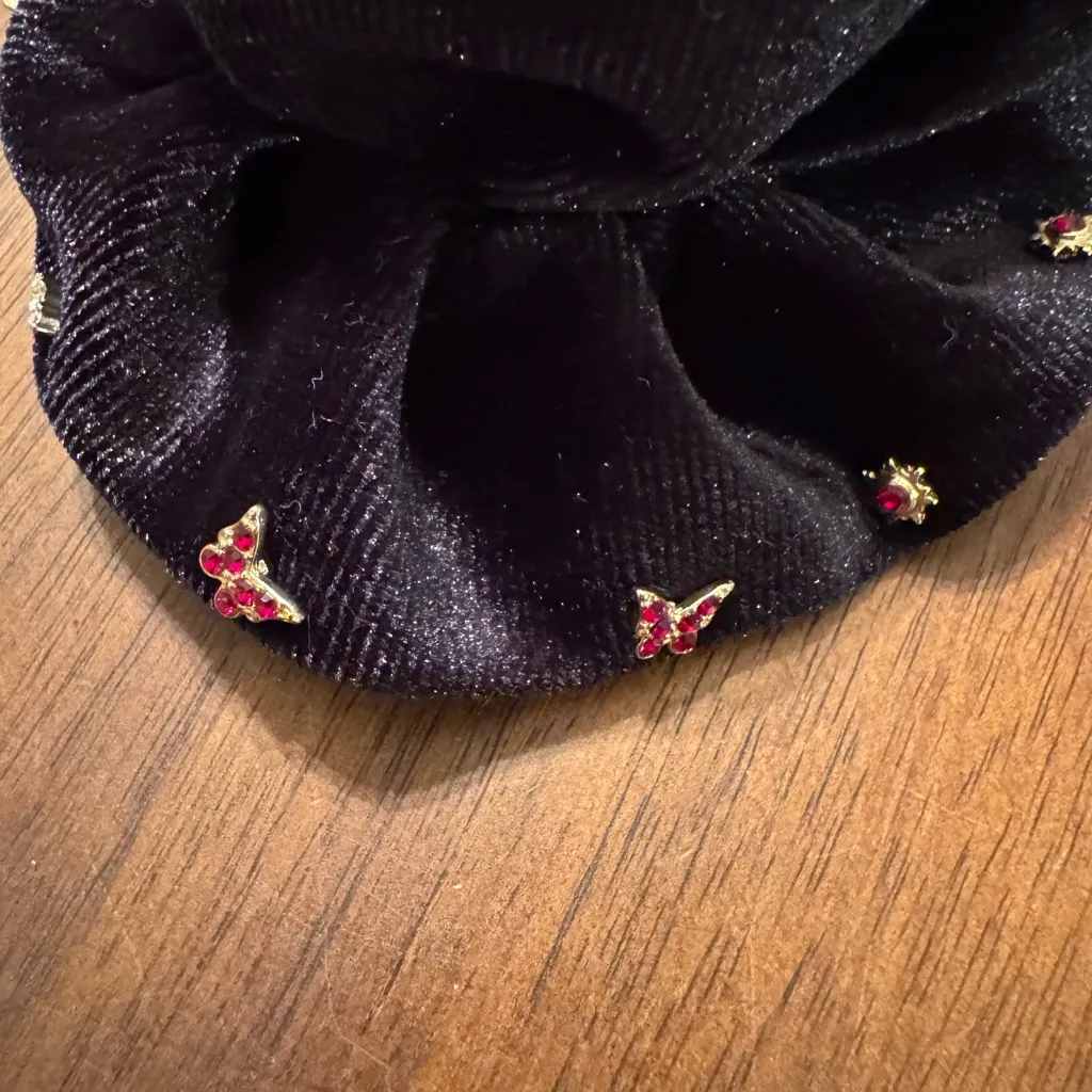 Free People NWT 5 Pair Earring Studs Rosette in Black - Image 5