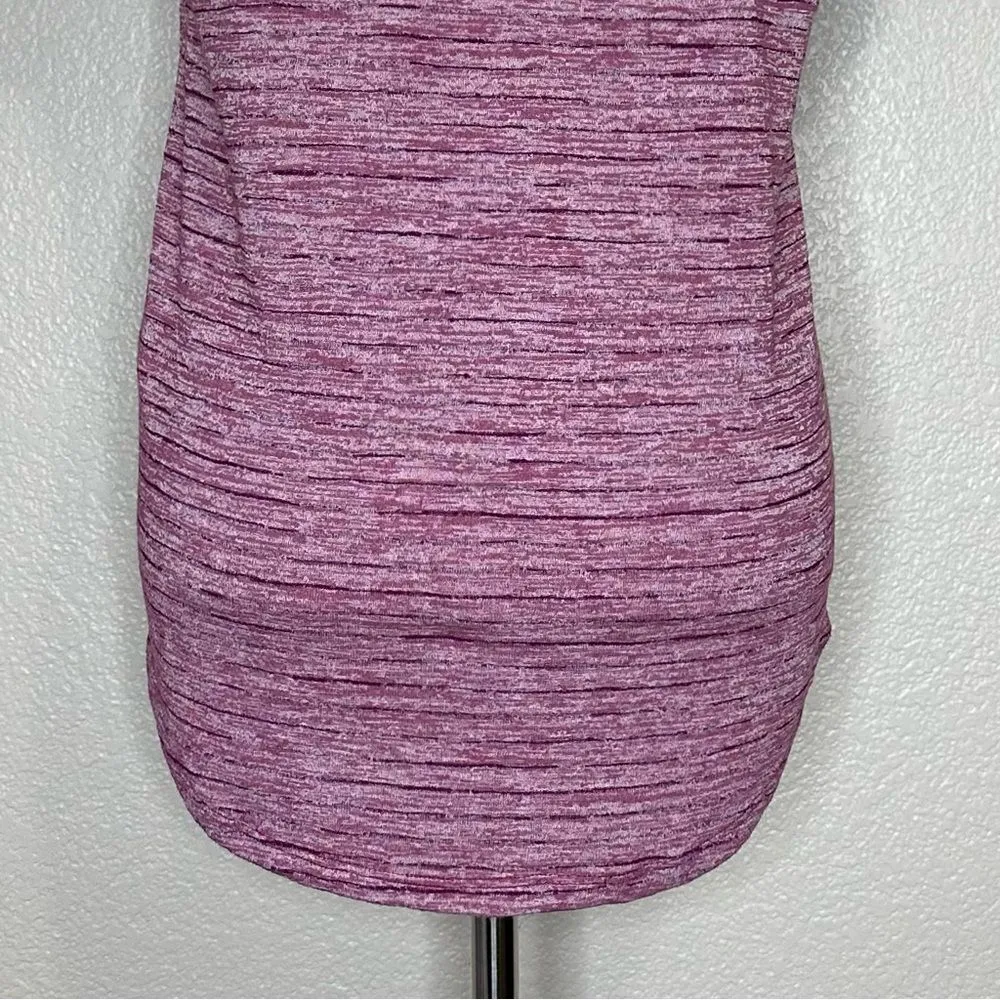 Athleta Breezy Scoop V-neck Short Sleeves Pull Over Tee, Sz Medium - Image 9