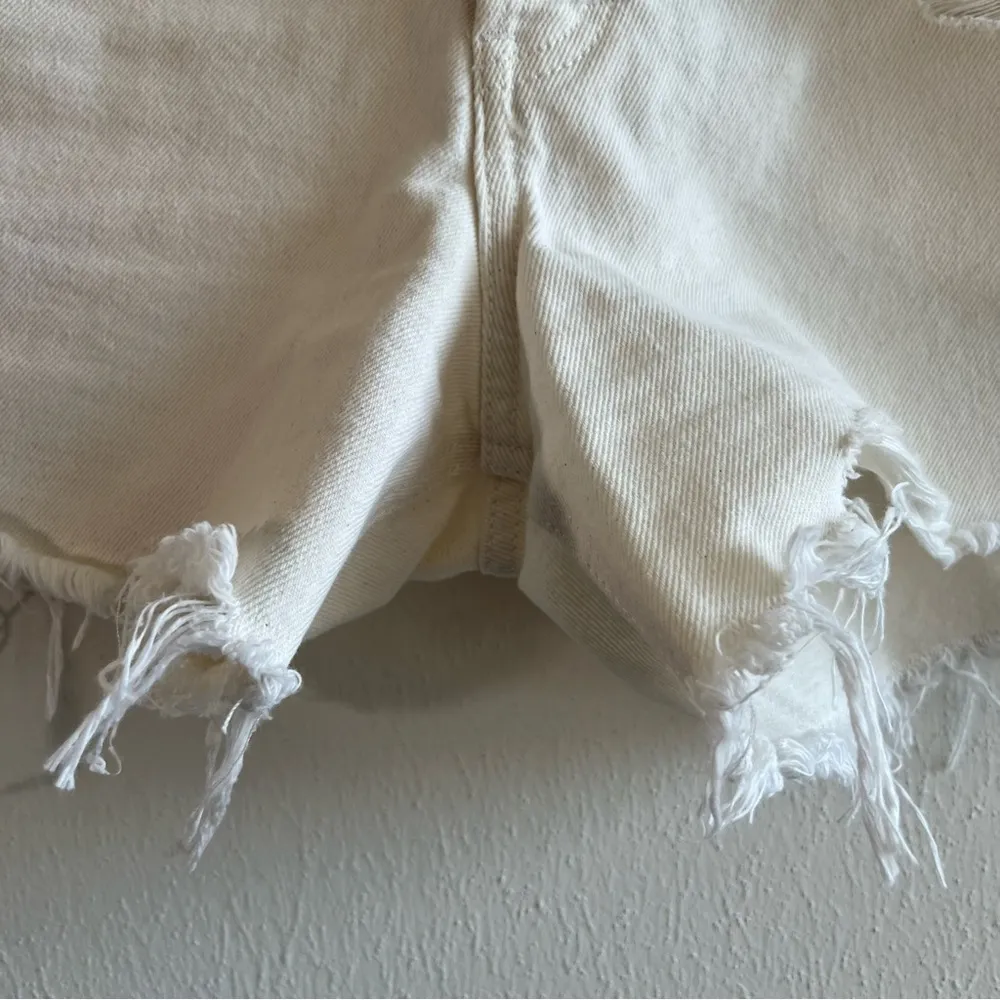 We The Free Shorts Bright White Distressed High Rise Waist Denim Jean Sz 28 EUC - Image 8