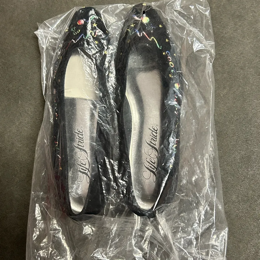 Life Stride Black Flats with Colorful Embroidery - Image 7