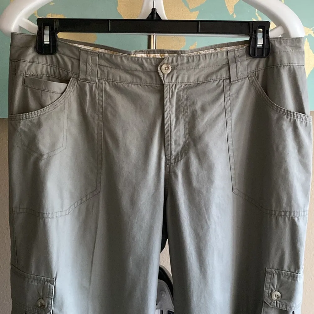 Columbia cargo pants size 12 regular khaki color - Image 2