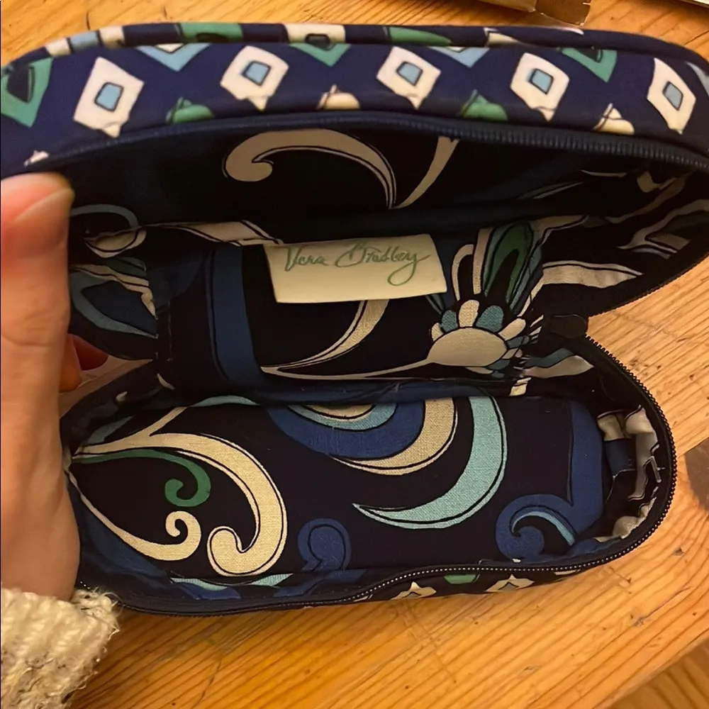 Vera Bradley Geometric Navy and Green Glasses Case - Image 3