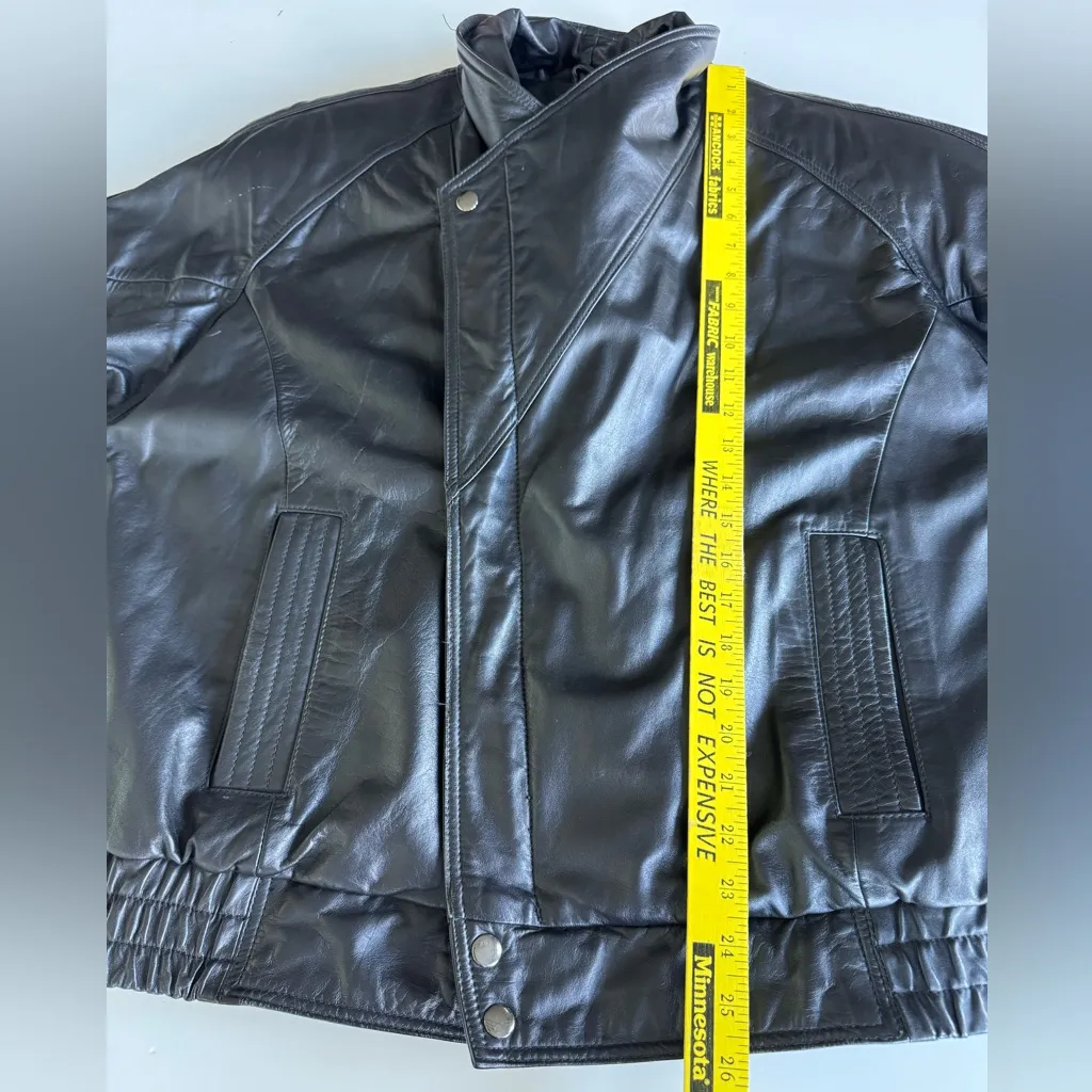 Vintage 80s Bermans Black Leather Bomber Jacket Thinsulate Lined Sz Medium Tall - Image 9