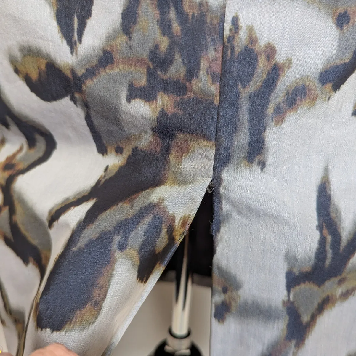 Manning Cartell Blurred Vision Floral Print Sheath Dress Gray Blue Size 4 - Image 12