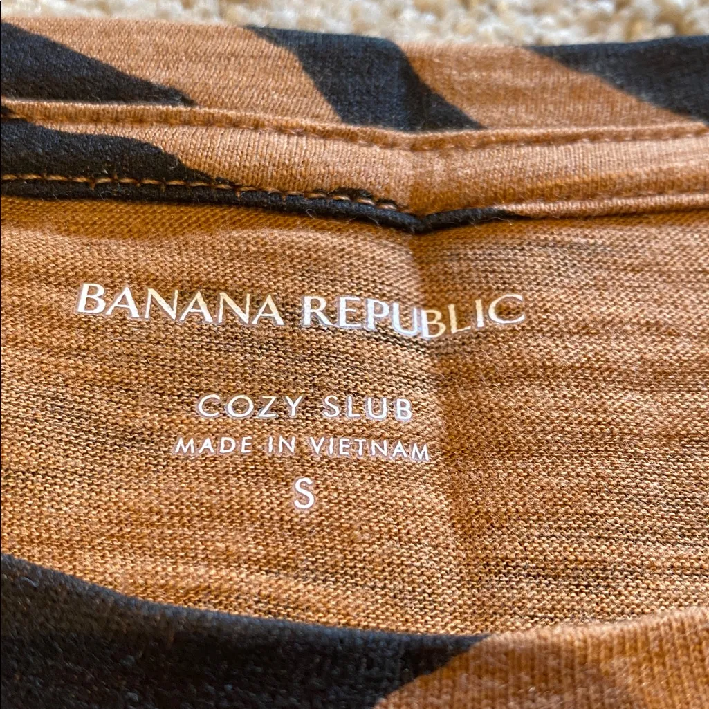 Banana Republic Cozy Slub Zebra Tee T-Shirt Black & Caramel S/S Crew SMALL - Image 2