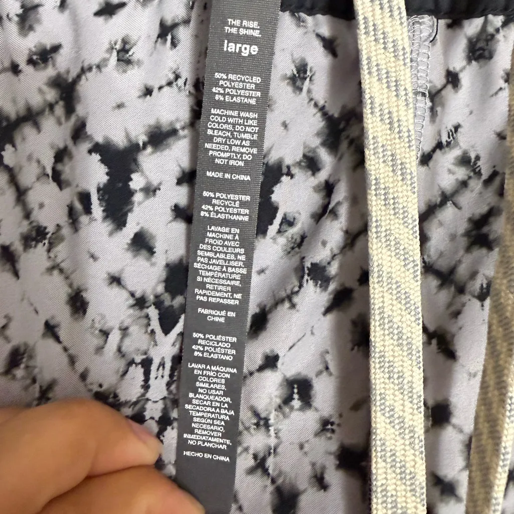 Vuori Clementine Running Shorts, Style VW304, Grey Shibori, Women's Size large - Image 6