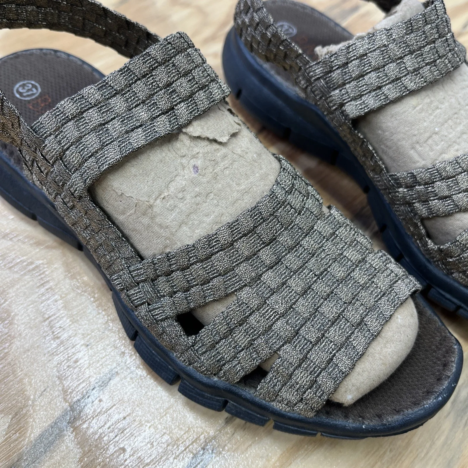 Bernie Mev Comfort Sandals Women Sz EU 37/US 6.5 Metallic Gold Bronze Woven - Image 4