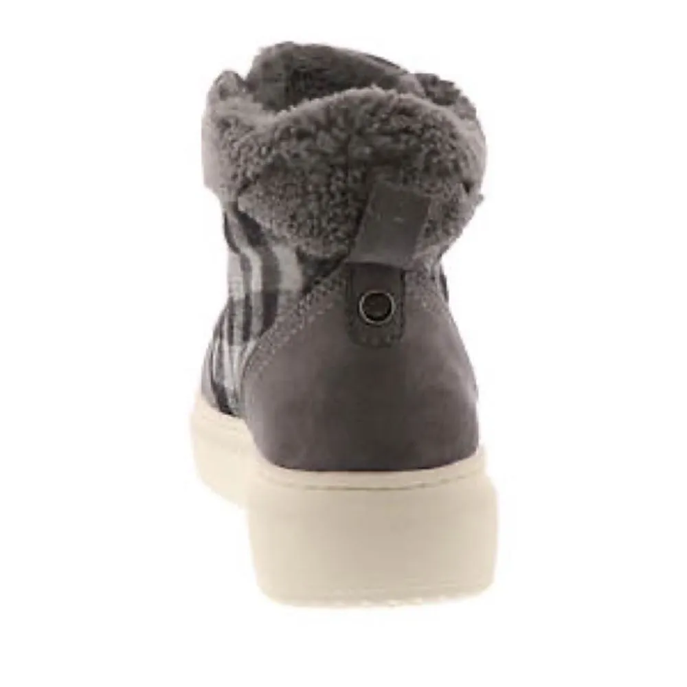 Marc Fisher fellow sneakers size 9.5 - Image 4