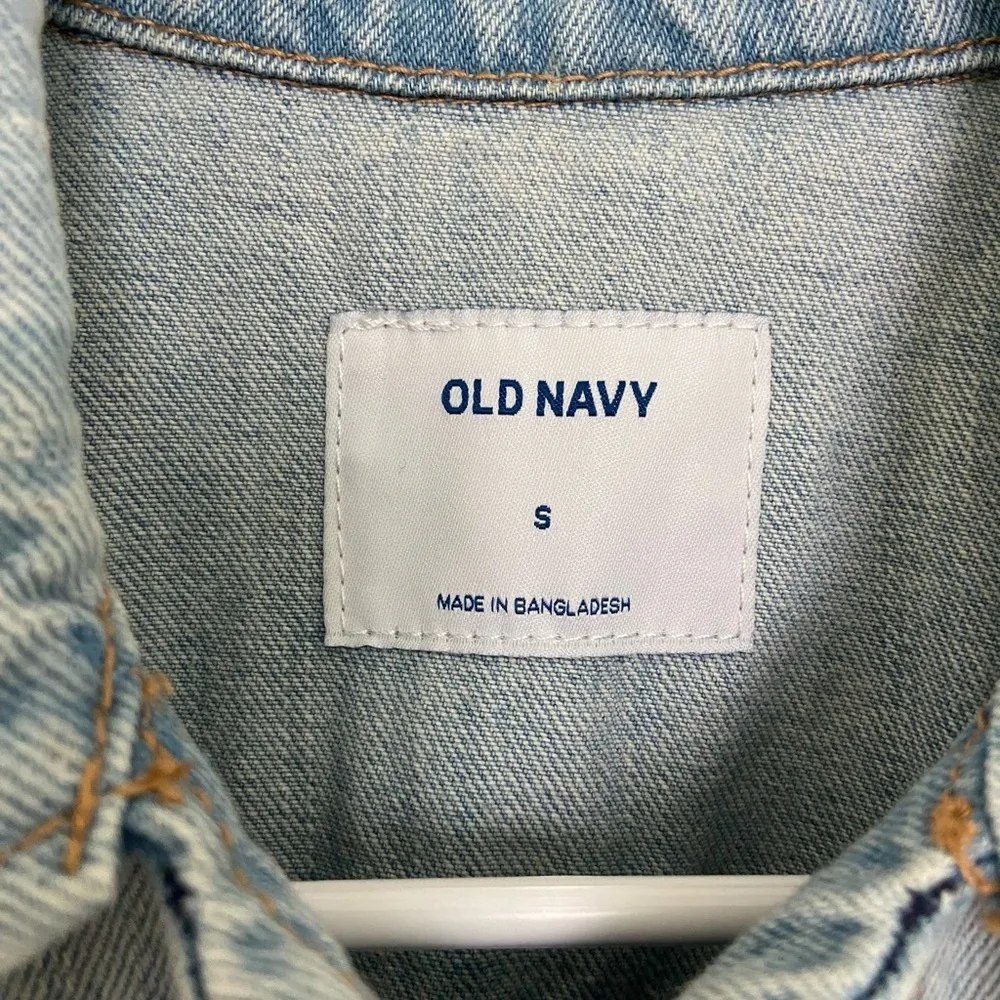 NWT | Old Navy women’s embroidered denim jacket — small‎ - Image 3