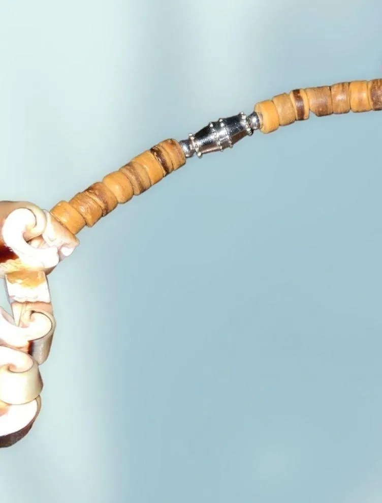 Vintage Luanos Shaved Seashells 18” Necklace Screw Barrel Closure - Image 5