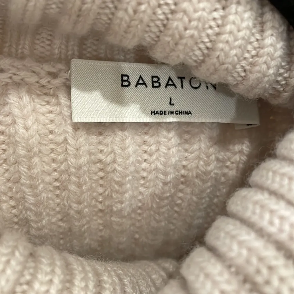 AVAIL NWOT Aritzia babaton funnel sweater 79519 (guell) heather bone color large - Image 3